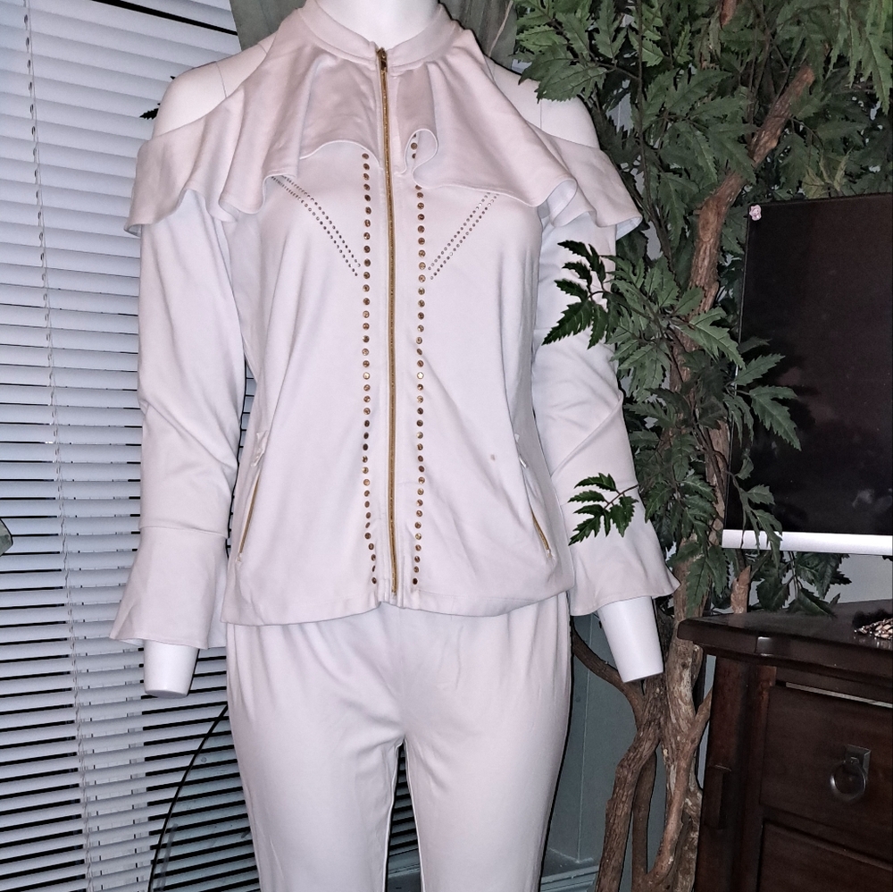 New Matching Jacket & Pants. White and Gold. Boutique